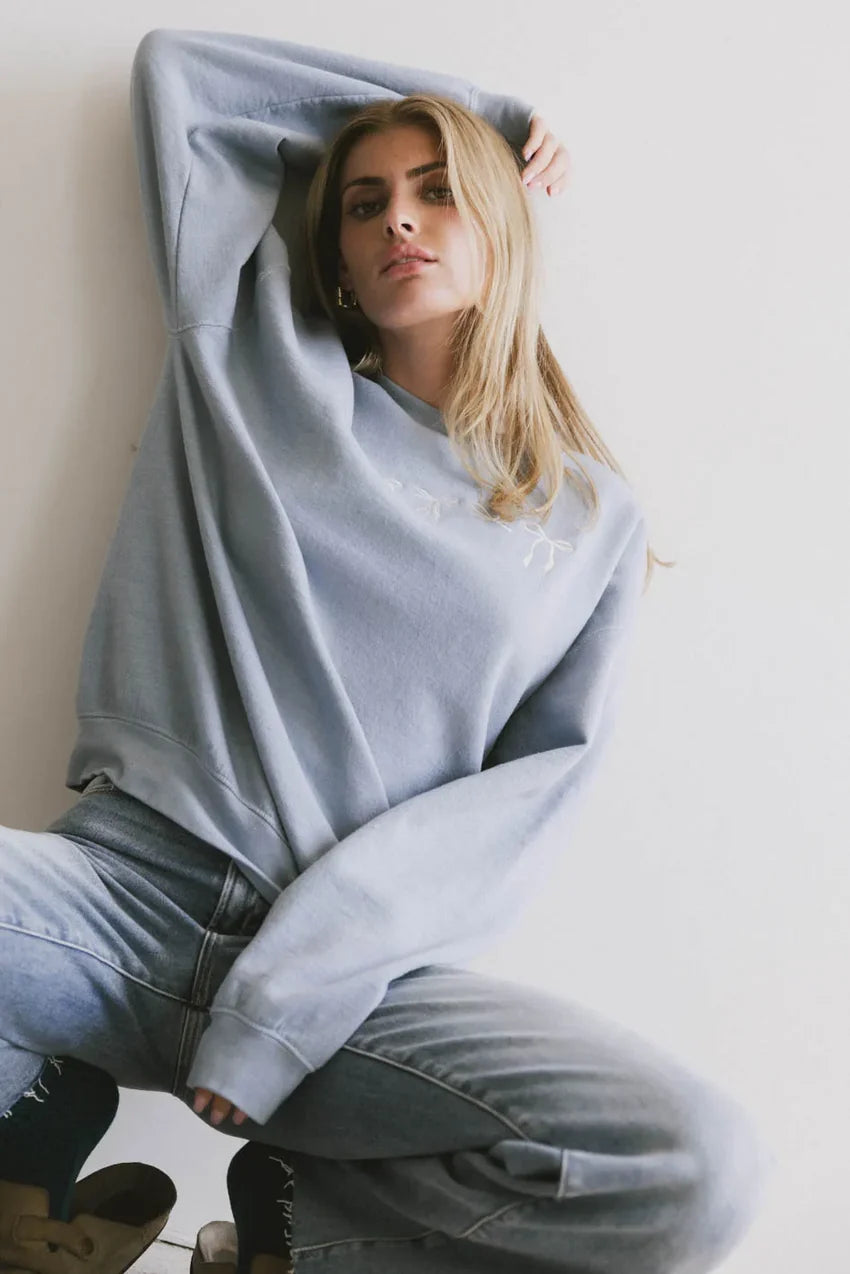 Pretty Bows Crewneck In Blue - Final Sale