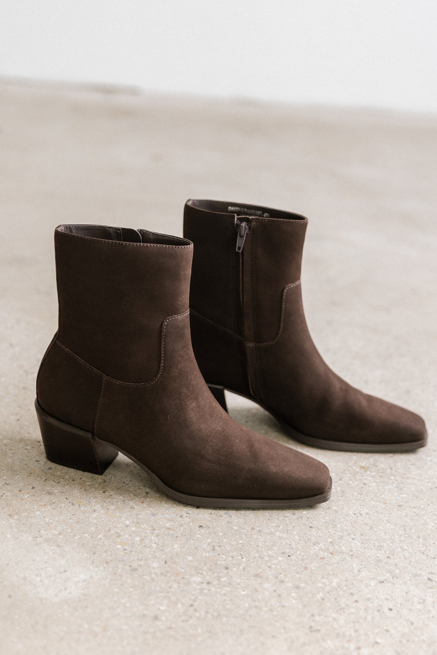 Steve Madden Daney Boots in Brown Suede - FINAL SALE