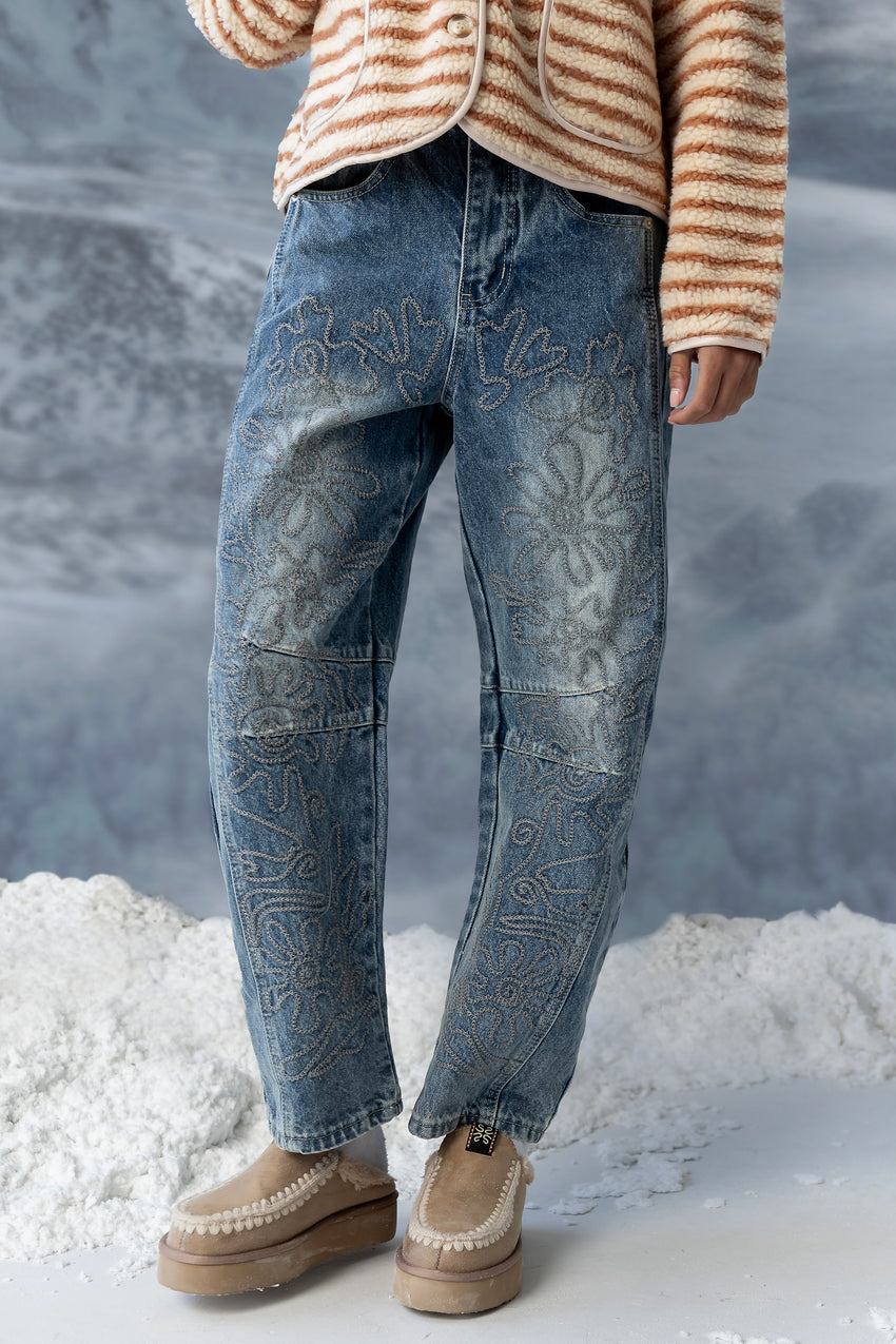 Kinsey Embroidered Barrel Jeans In Medium Wash - Final Sale