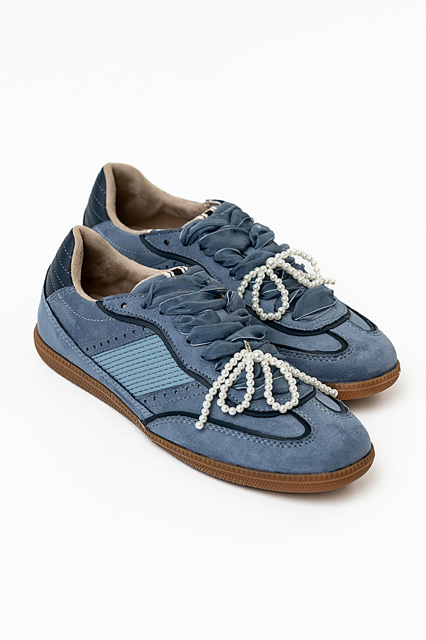 Sophie Sneaker in Blue