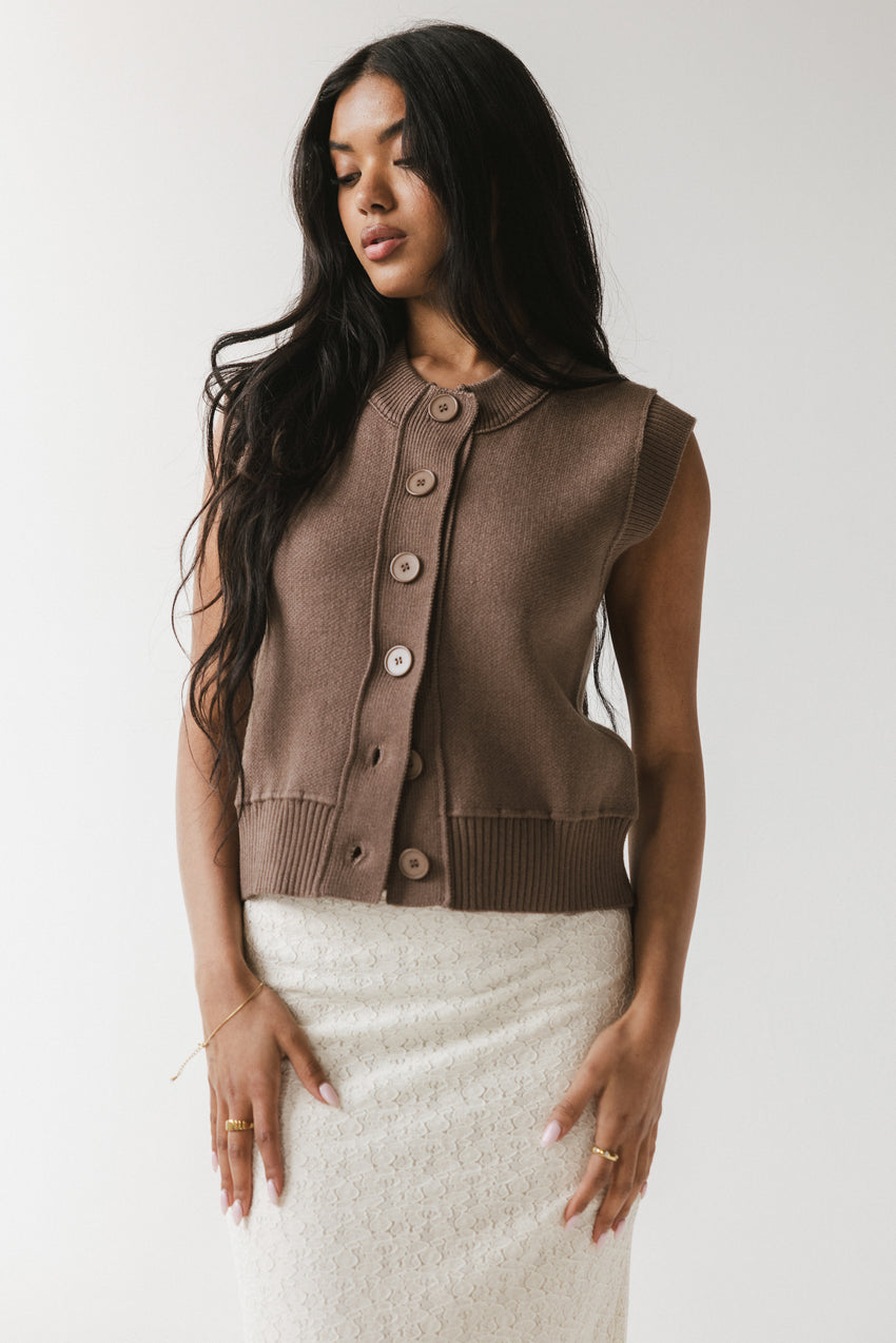 Tori Sweater Vest In Taupe
